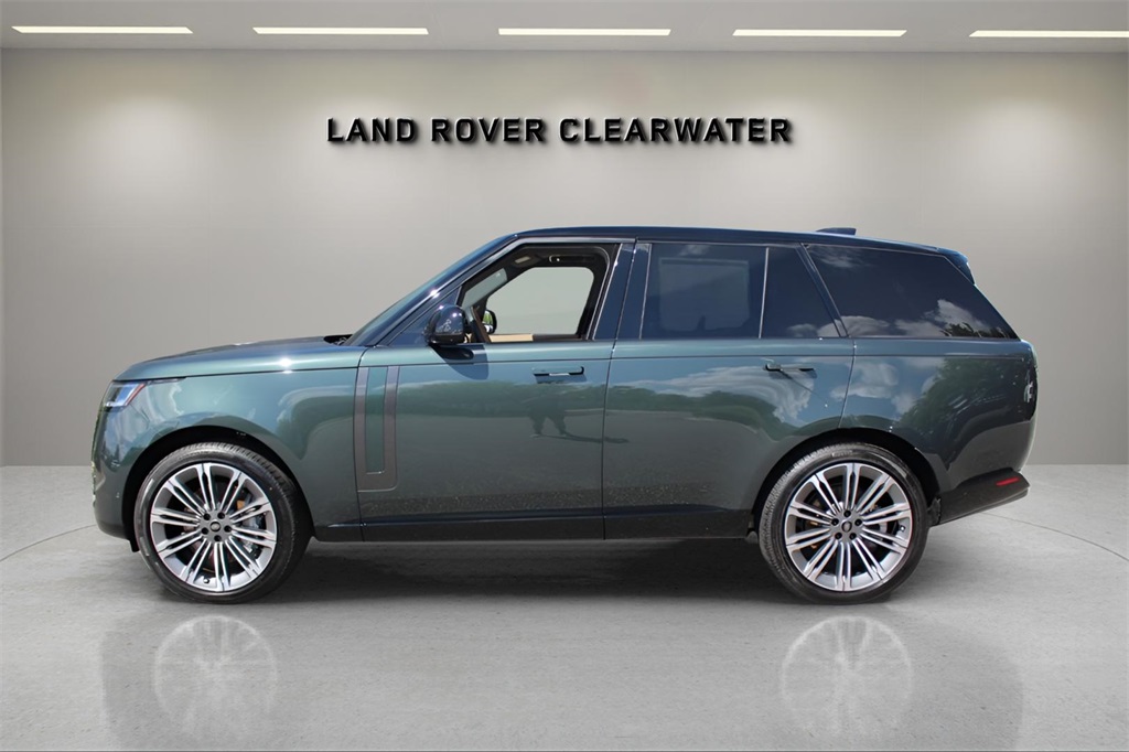 2025 Land Rover Range Rover SE photo 2