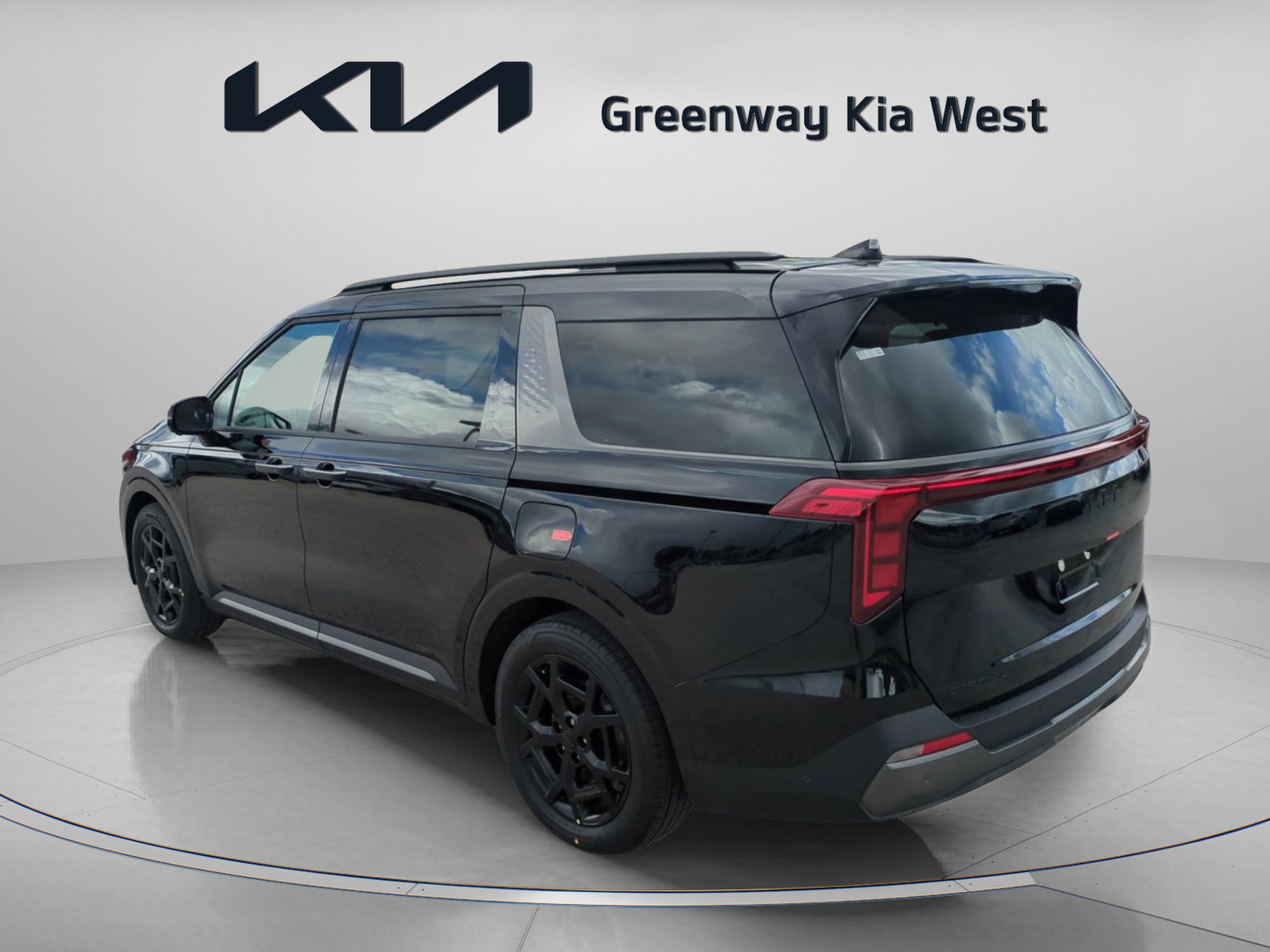 2026 Kia Carnival SX photo 2