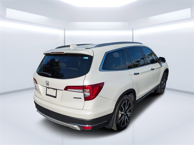 2022 Honda Pilot Touring photo 2