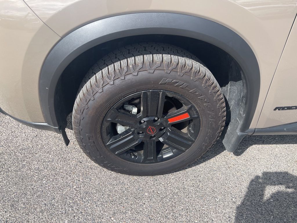 2025 Nissan Rogue SV photo 3