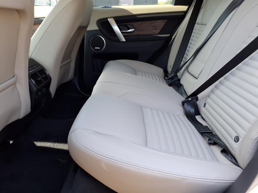2025 Land Rover Discovery Sport S photo 5