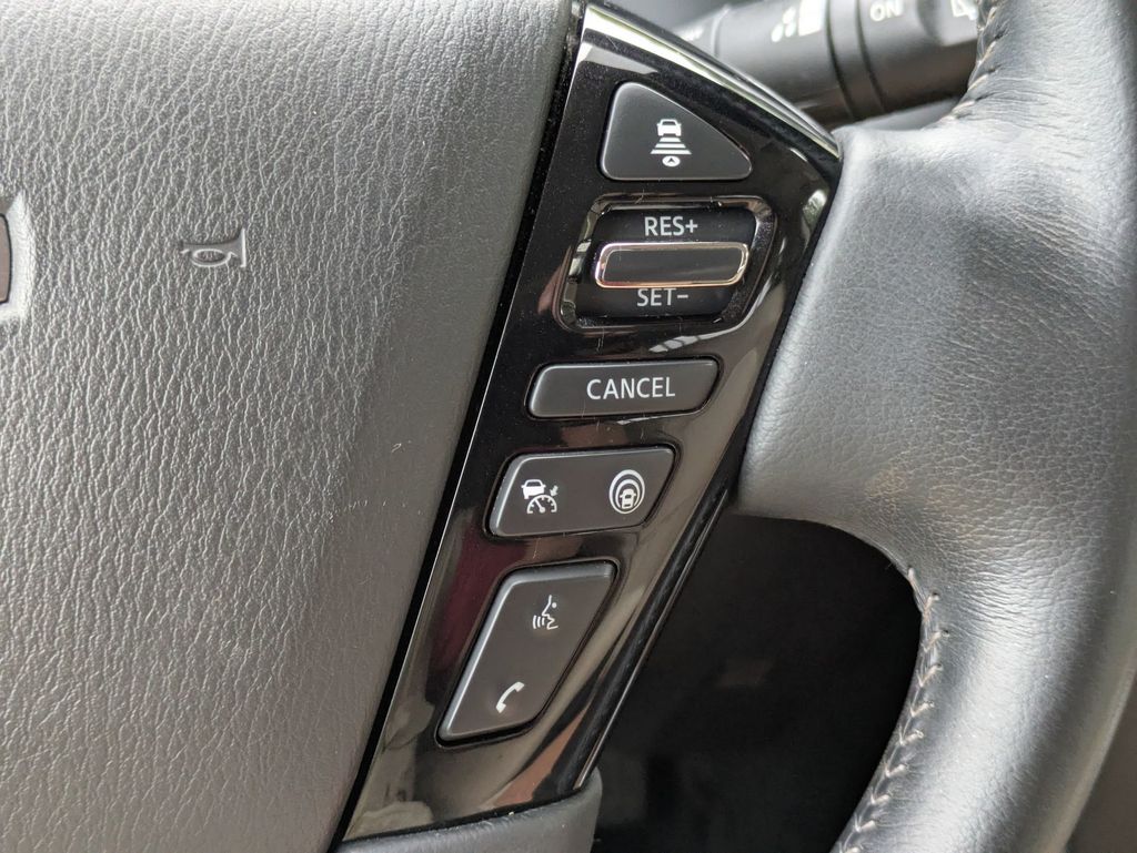 2022 Nissan Armada SL photo 18