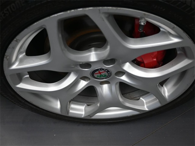 2021 Alfa Romeo Giulia Ti photo 9