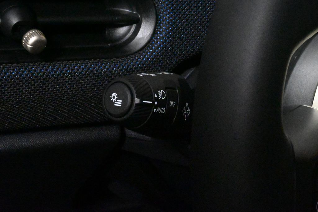 2025 Mini Cooper Hardtop Signature photo 21