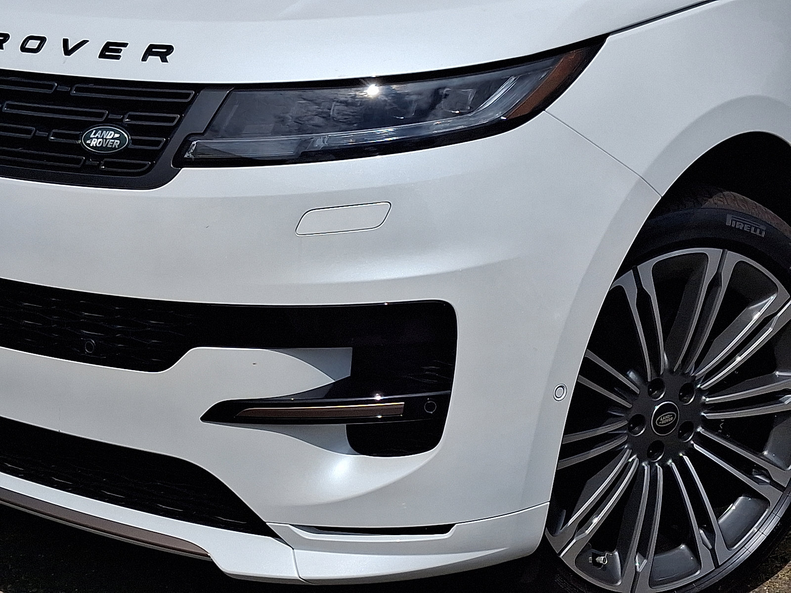 2025 Land Rover Range Rover Sport SE photo 9