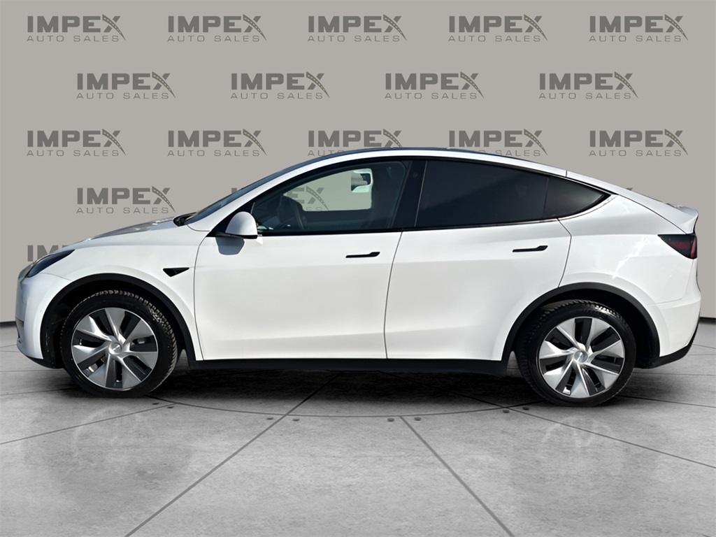 Used 2021 White Tesla Long Range image 2
