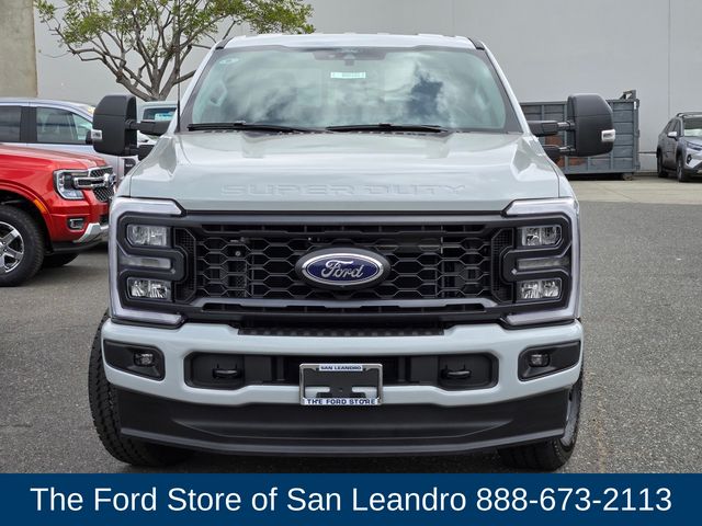 2025 Ford F-250 photo 3