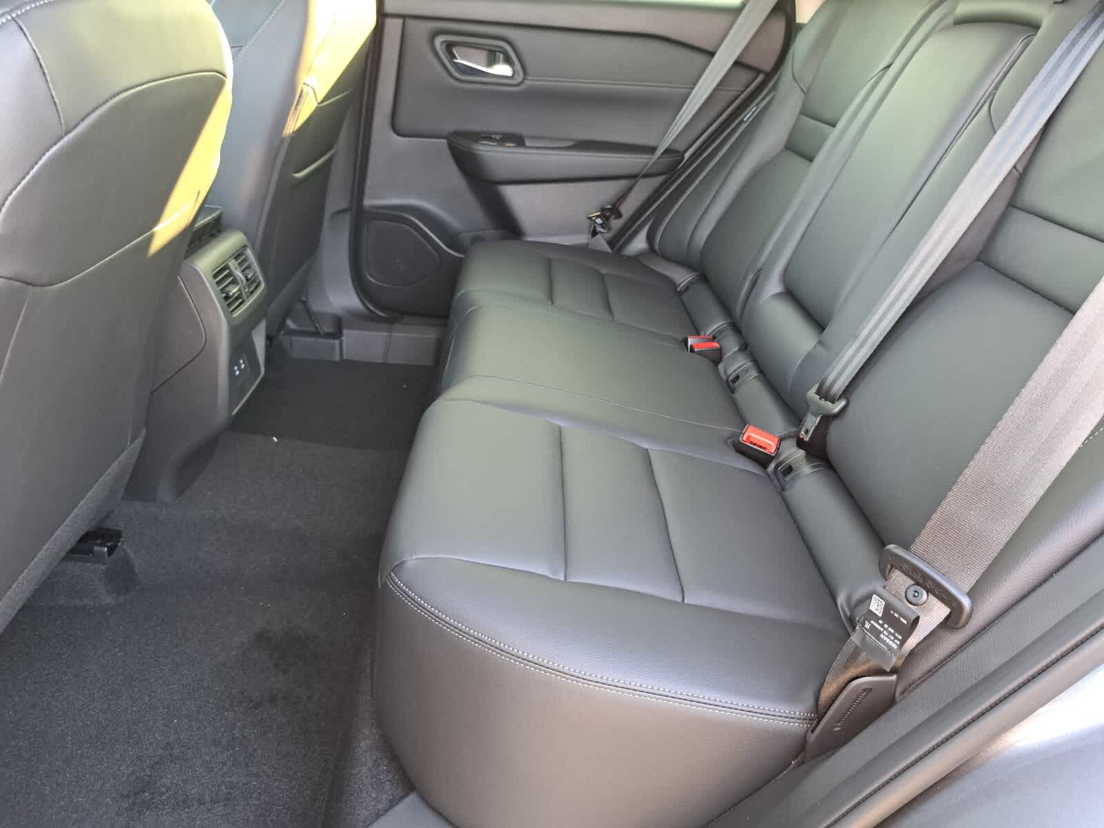 2025 Nissan Rogue SL photo 20