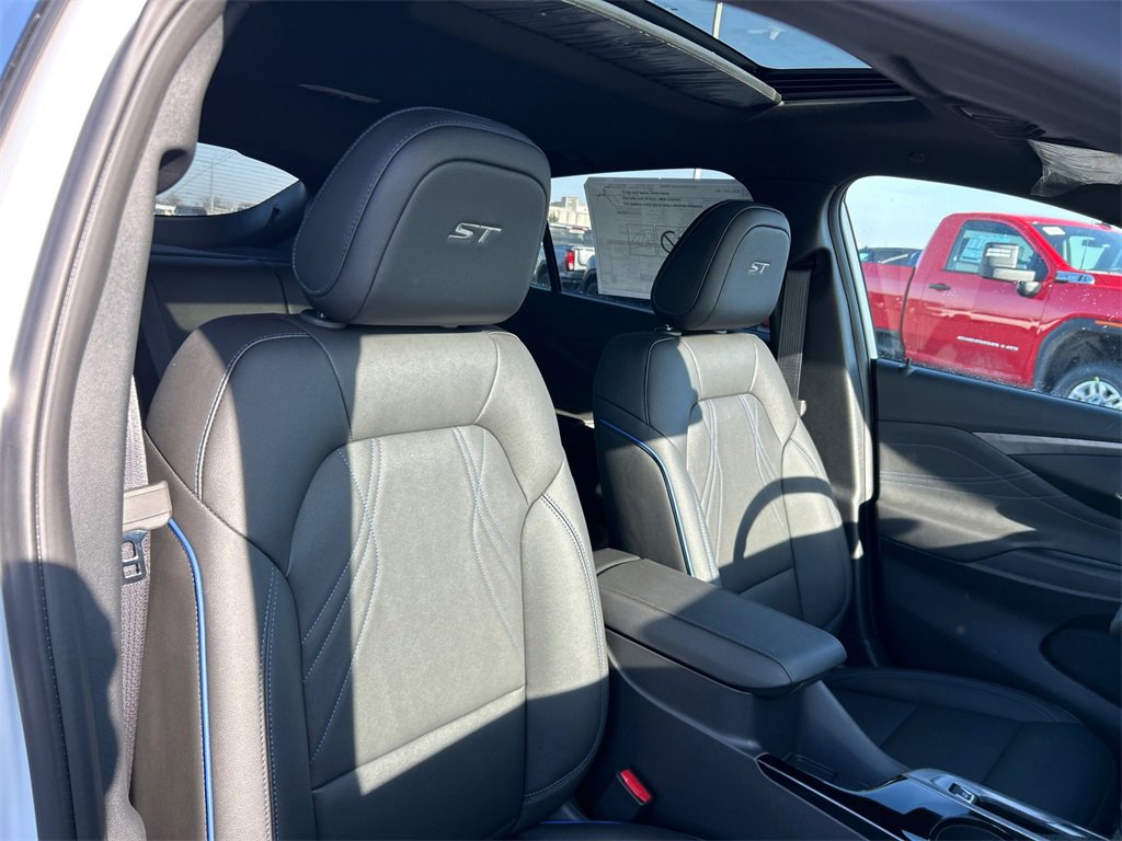 2026 BUICK ENVISTA - Image 32