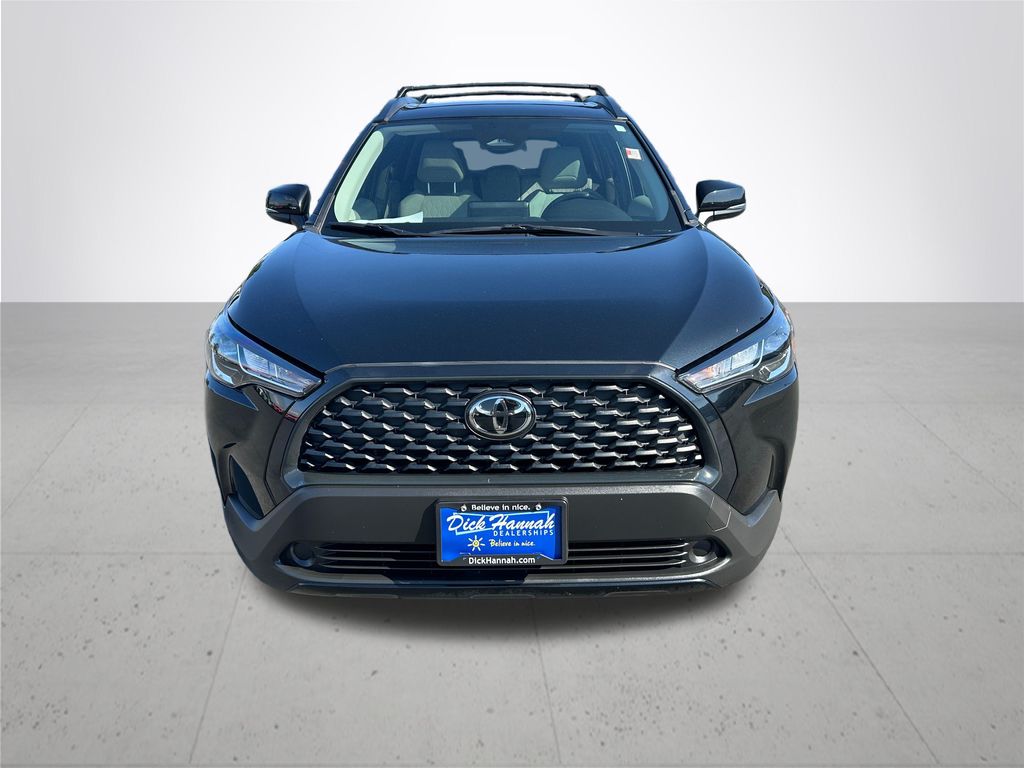 2024 Toyota Corolla Cross LE photo 3