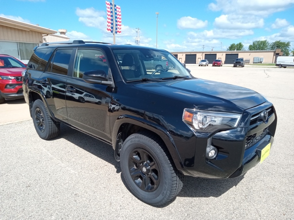 2023 Toyota 4Runner SR5 photo 2