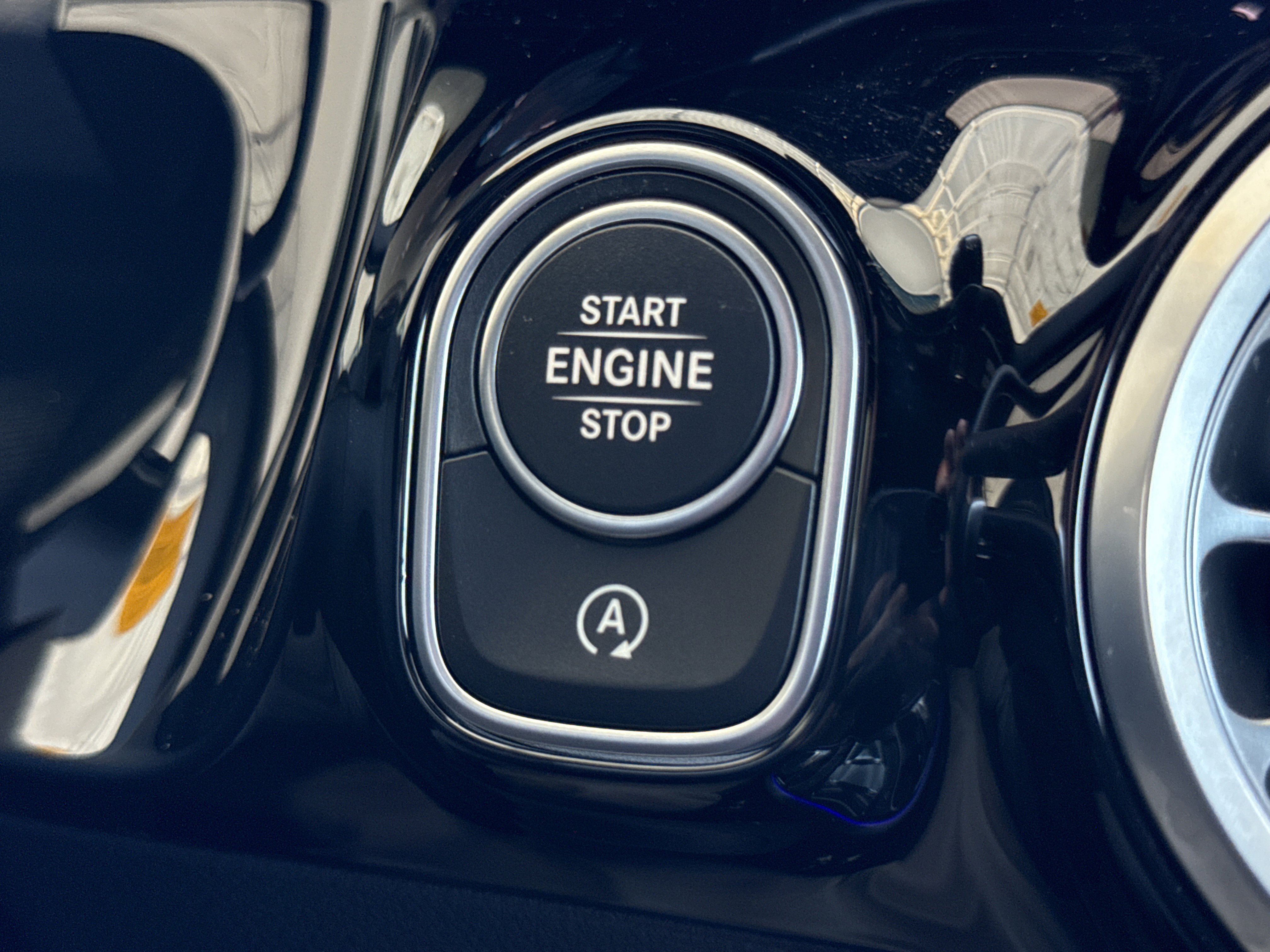 2025 Mercedes Benz GLA 250 photo 10