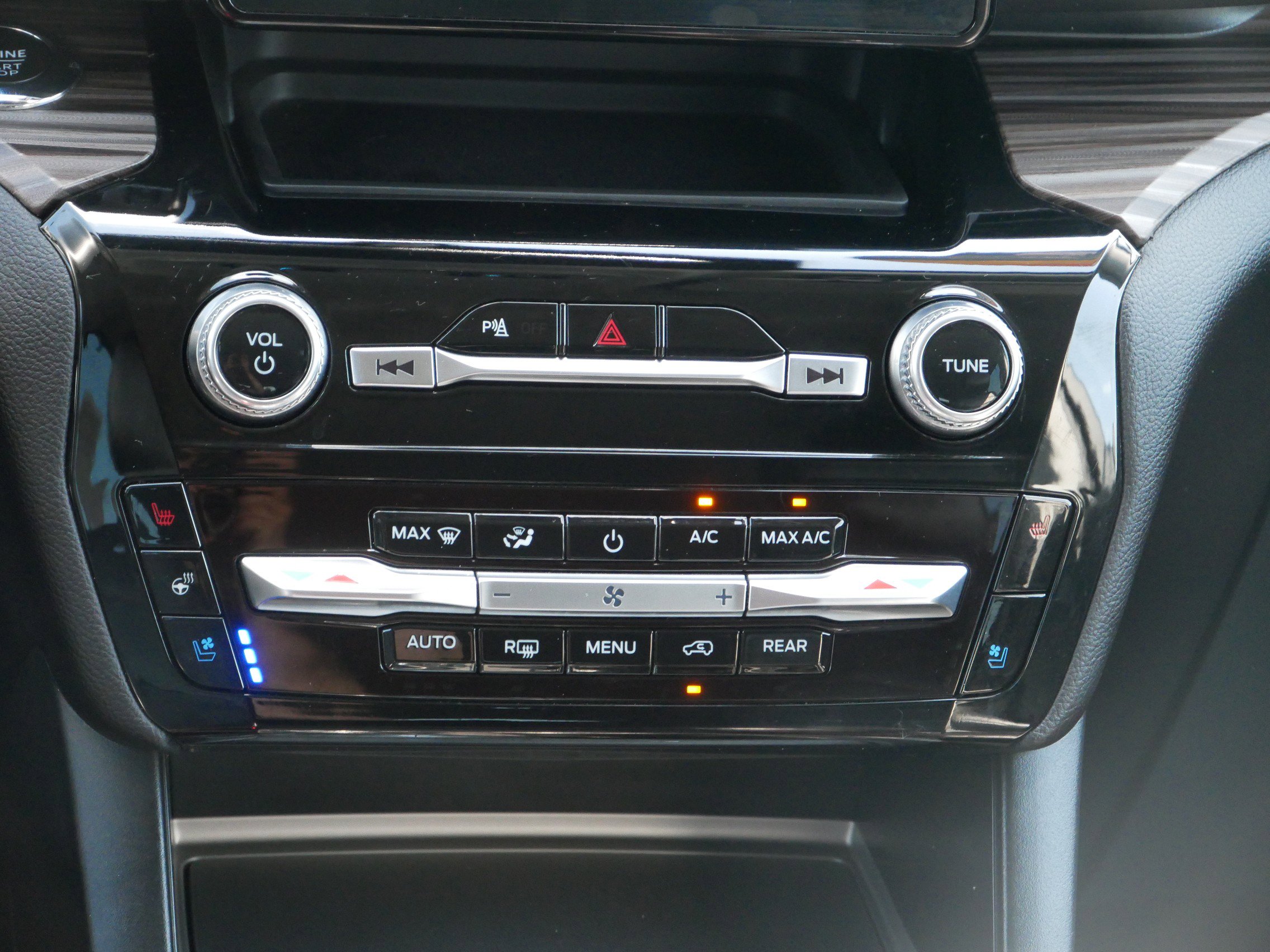 2023 Ford Explorer Limited photo 16