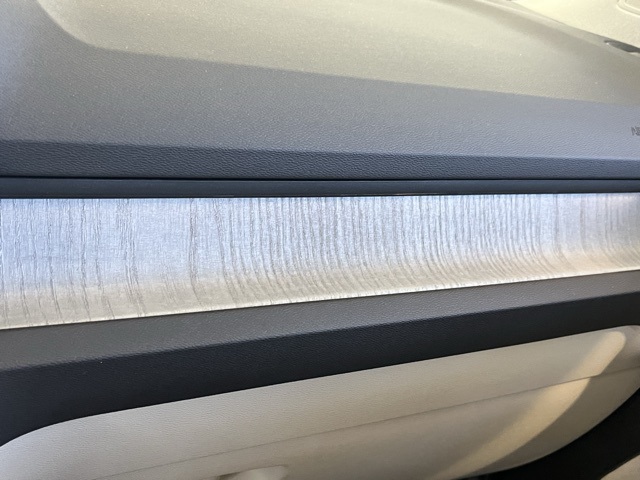 2025 Volvo XC40 Plus photo 27