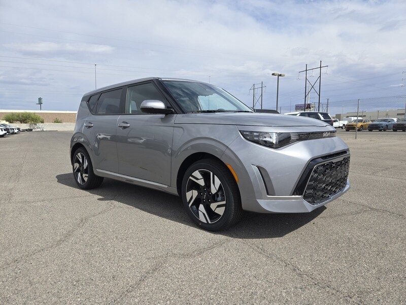 2025 Kia Soul GT-Line photo 2