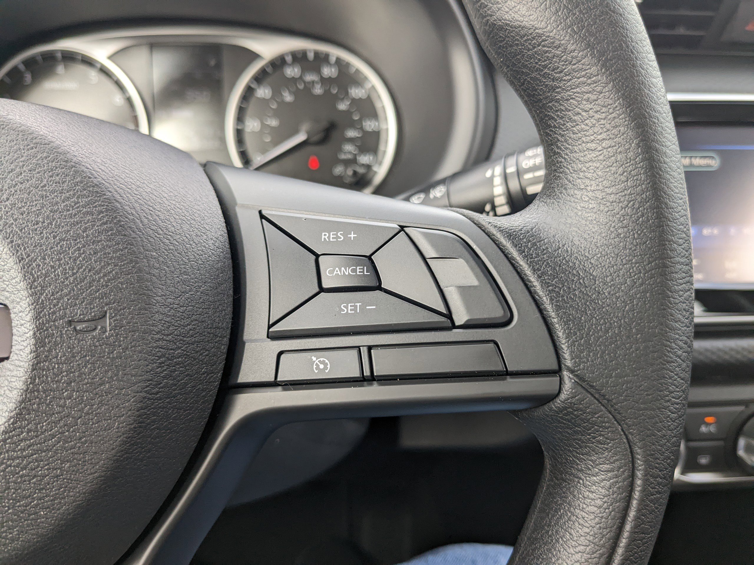2025 Nissan Kicks Play S photo 12