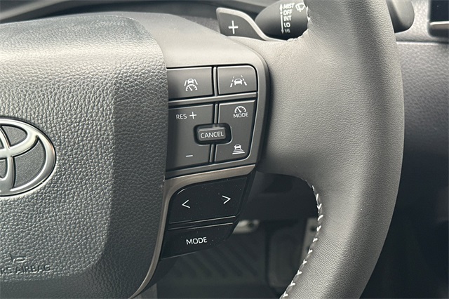 2025 Toyota Camry SE photo 26