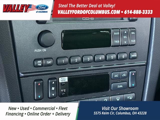 2005 Ford Thunderbird Deluxe photo 16