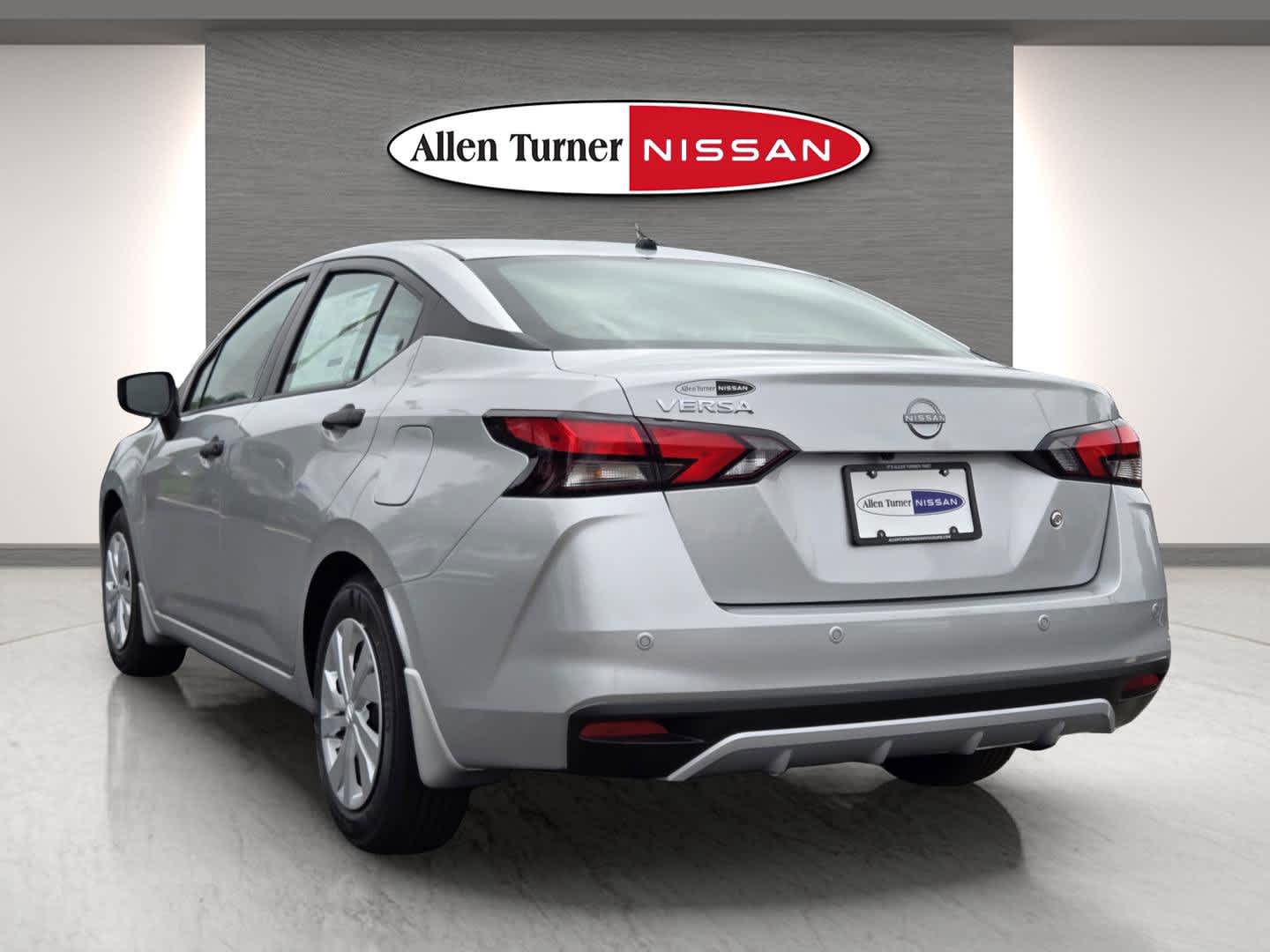2025 Nissan Versa S photo 9
