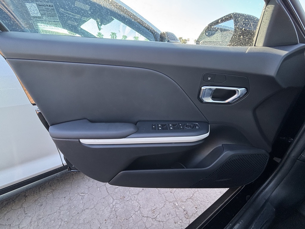 2025 Kia K4 GT-Line photo 10