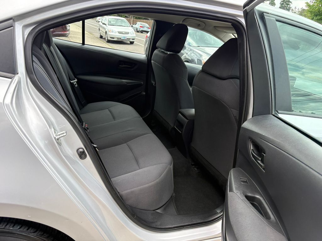 2022 Toyota Corolla LE photo 27