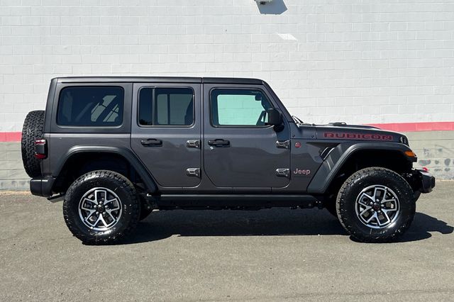 2025 Jeep Wrangler Rubicon photo 3