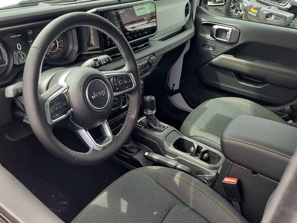 2025 Jeep Wrangler Sahara photo 3