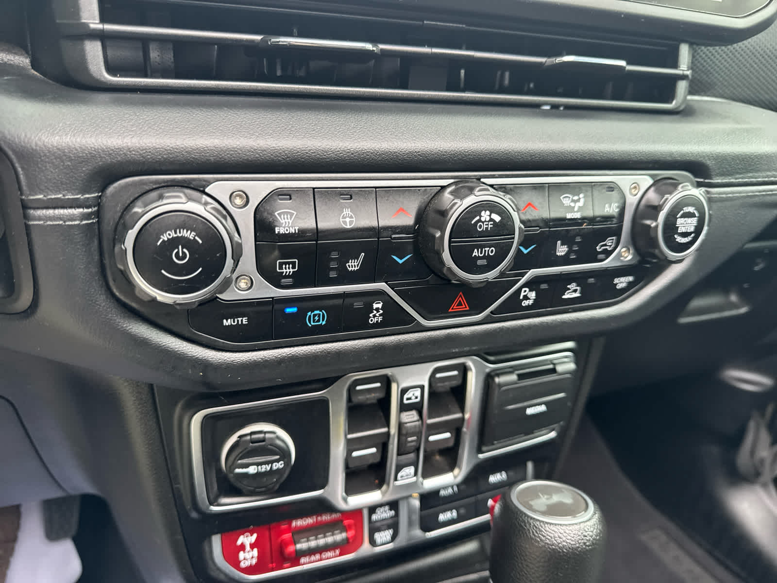 2024 Jeep Wrangler 4xe Rubicon photo 33
