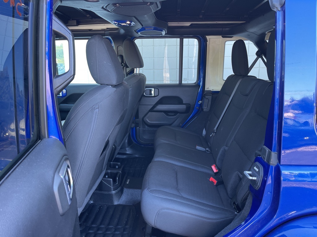 2020 Jeep Wrangler Unlimited Sahara photo 9