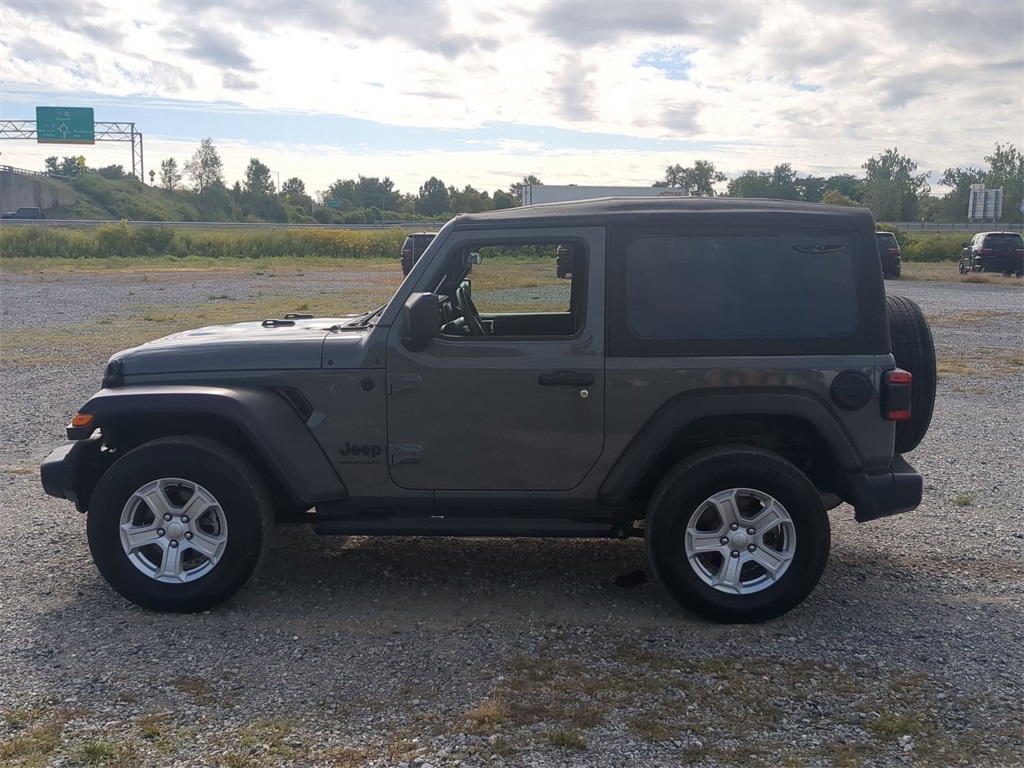 2022 Jeep Wrangler Sport S photo 6