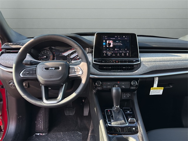 2025 Jeep Compass Latitude photo 11