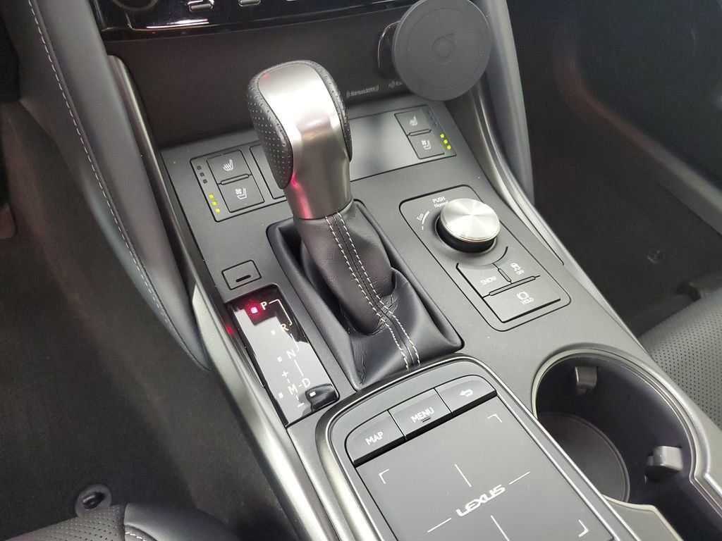 2023 Lexus IS 350 F SPORT photo 16