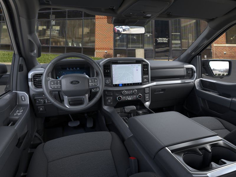 2025 Ford F-150 XLT photo 8