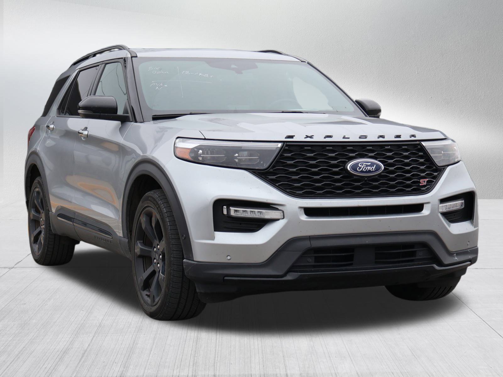 2021 Ford Explorer ST's photo
