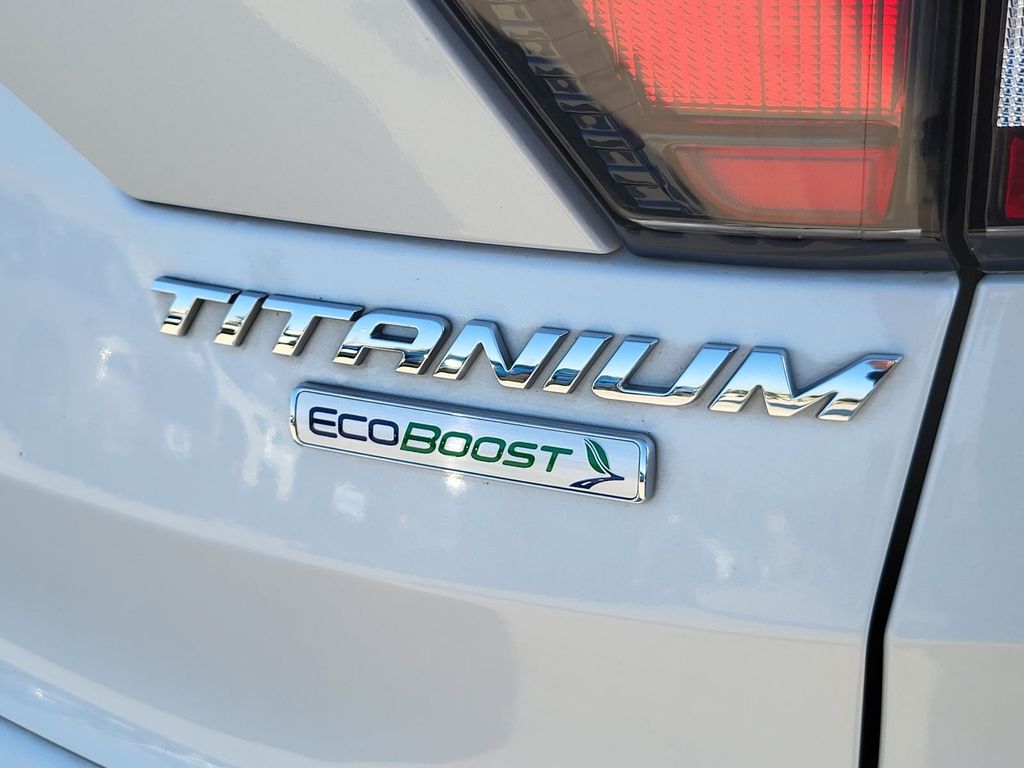 2017 Ford Escape Titanium photo 5