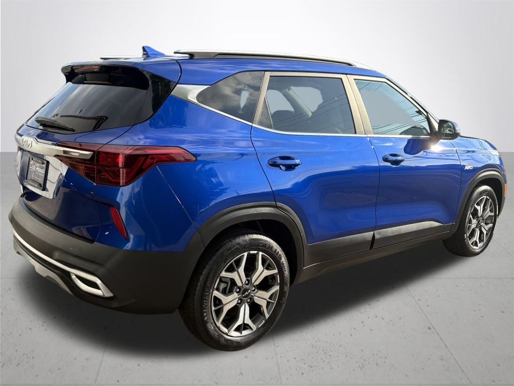2022 Kia Seltos EX photo 7