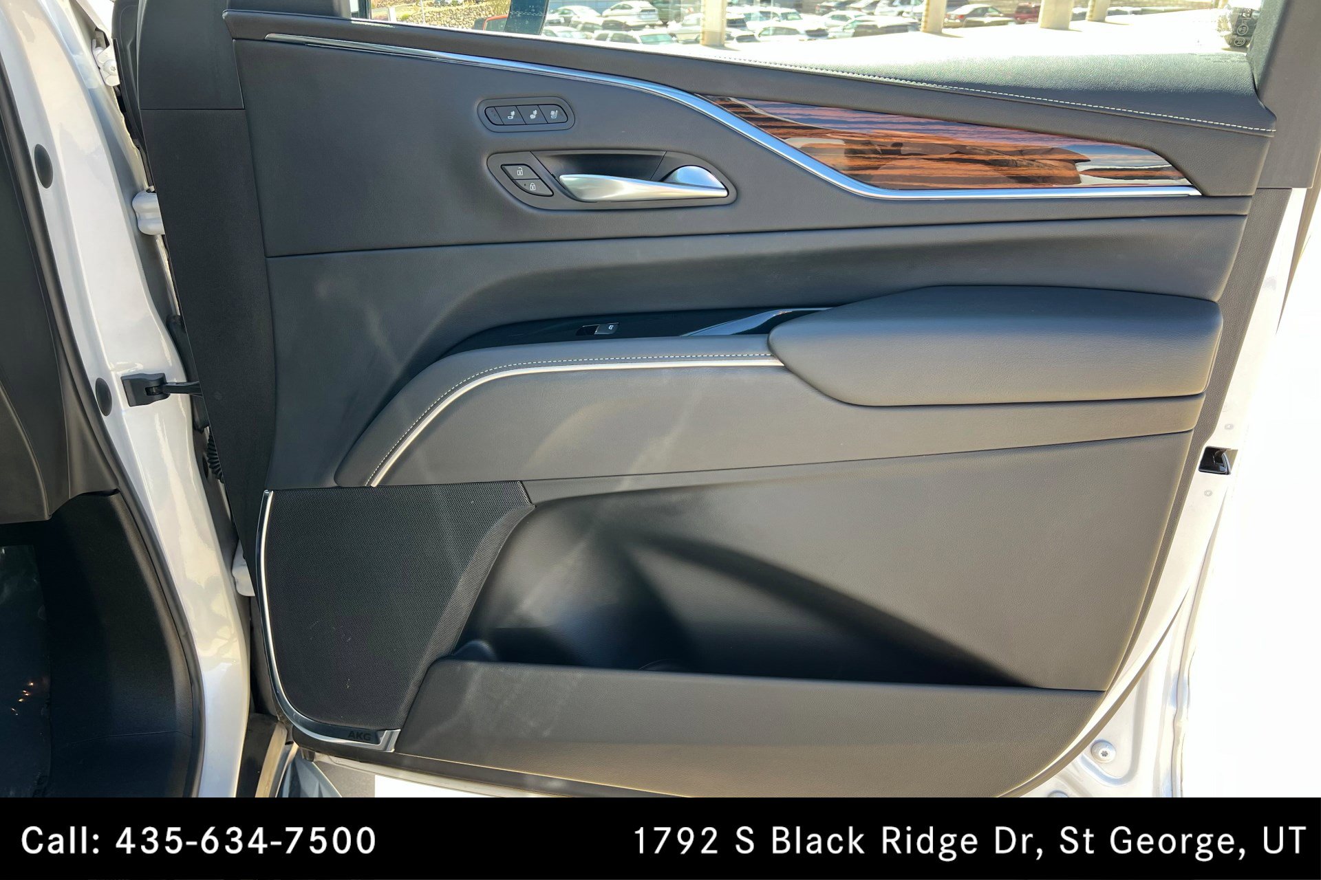 2021 Cadillac Escalade Premium Luxury photo 23