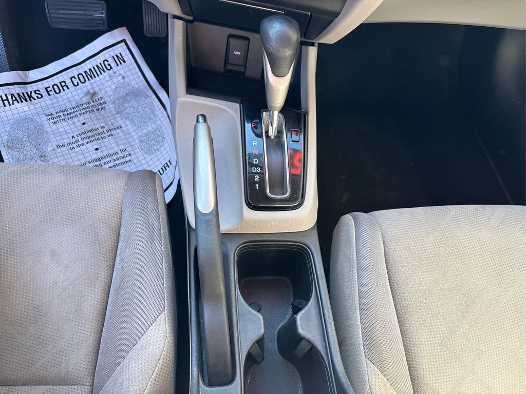 2013 Honda Civic LX photo 17