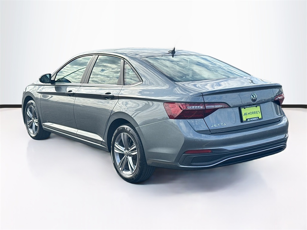 2024 Volkswagen Jetta SE photo 2