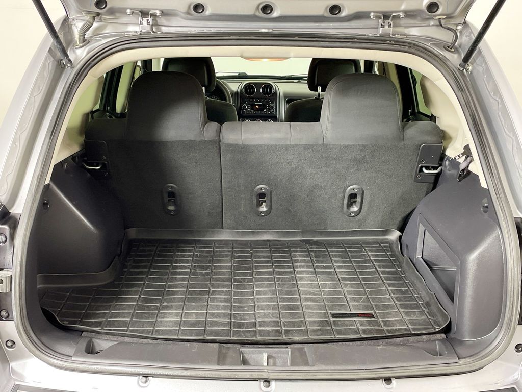 2016 Jeep Compass Sport photo 21