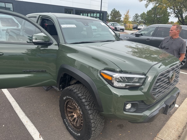 2022 Toyota Tacoma TRD Off-Road photo 3