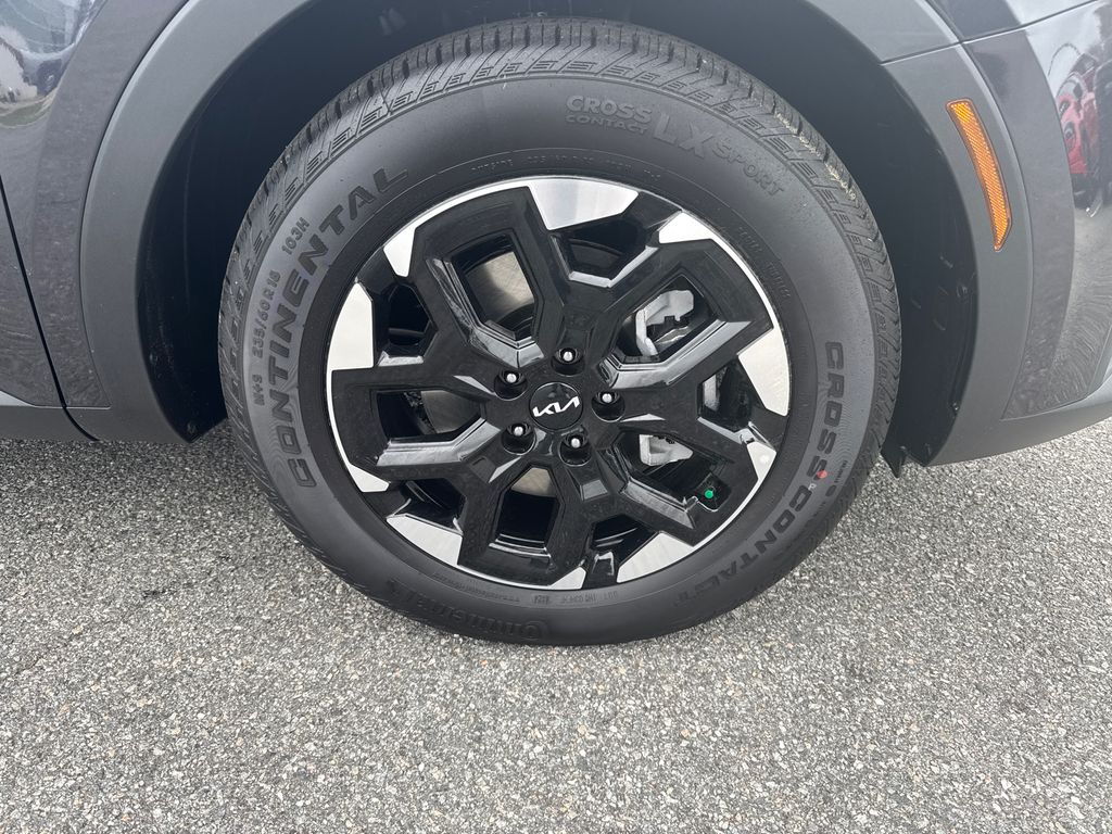 2025 Kia Sorento S photo 12