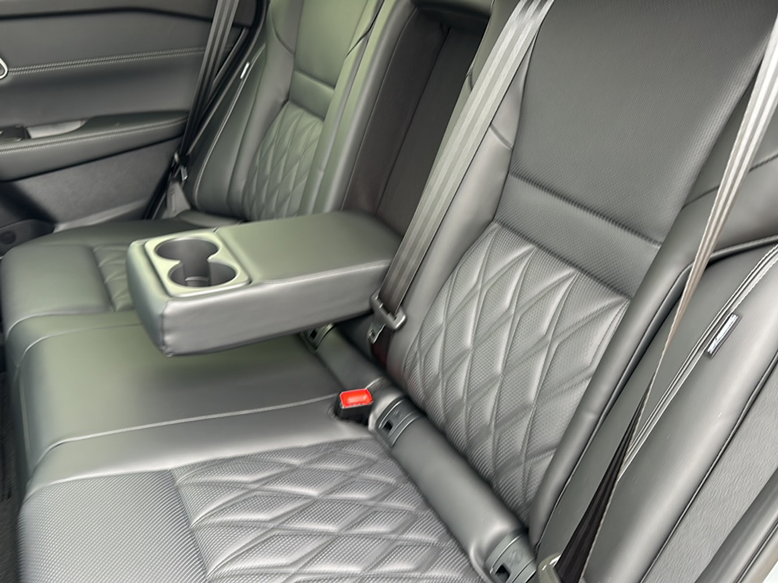 2025 Nissan Rogue Platinum photo 9