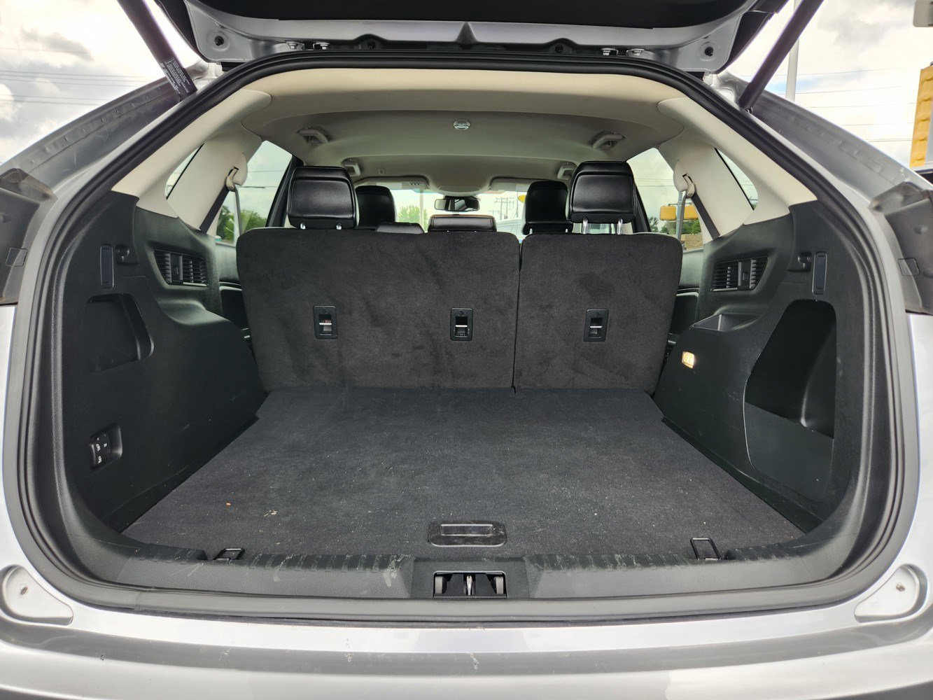 2022 Ford Edge SEL photo 34