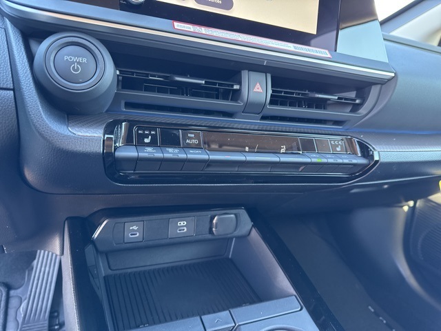 2024 Toyota Prius XLE photo 22