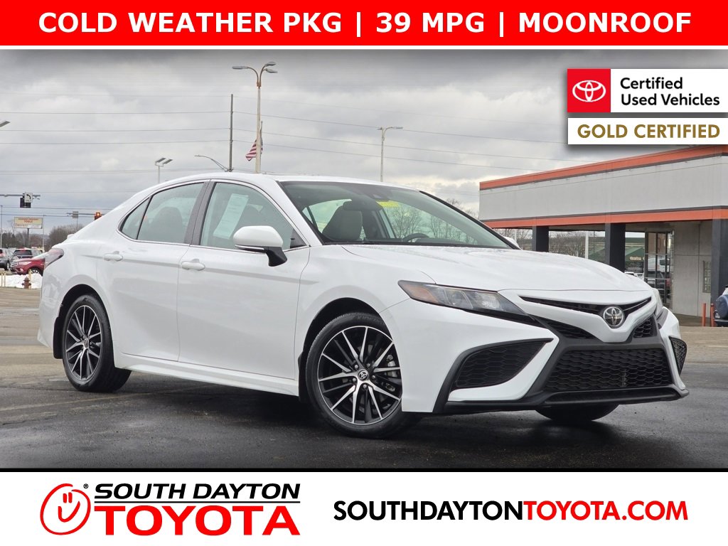 2023 Toyota Camry SE's photo