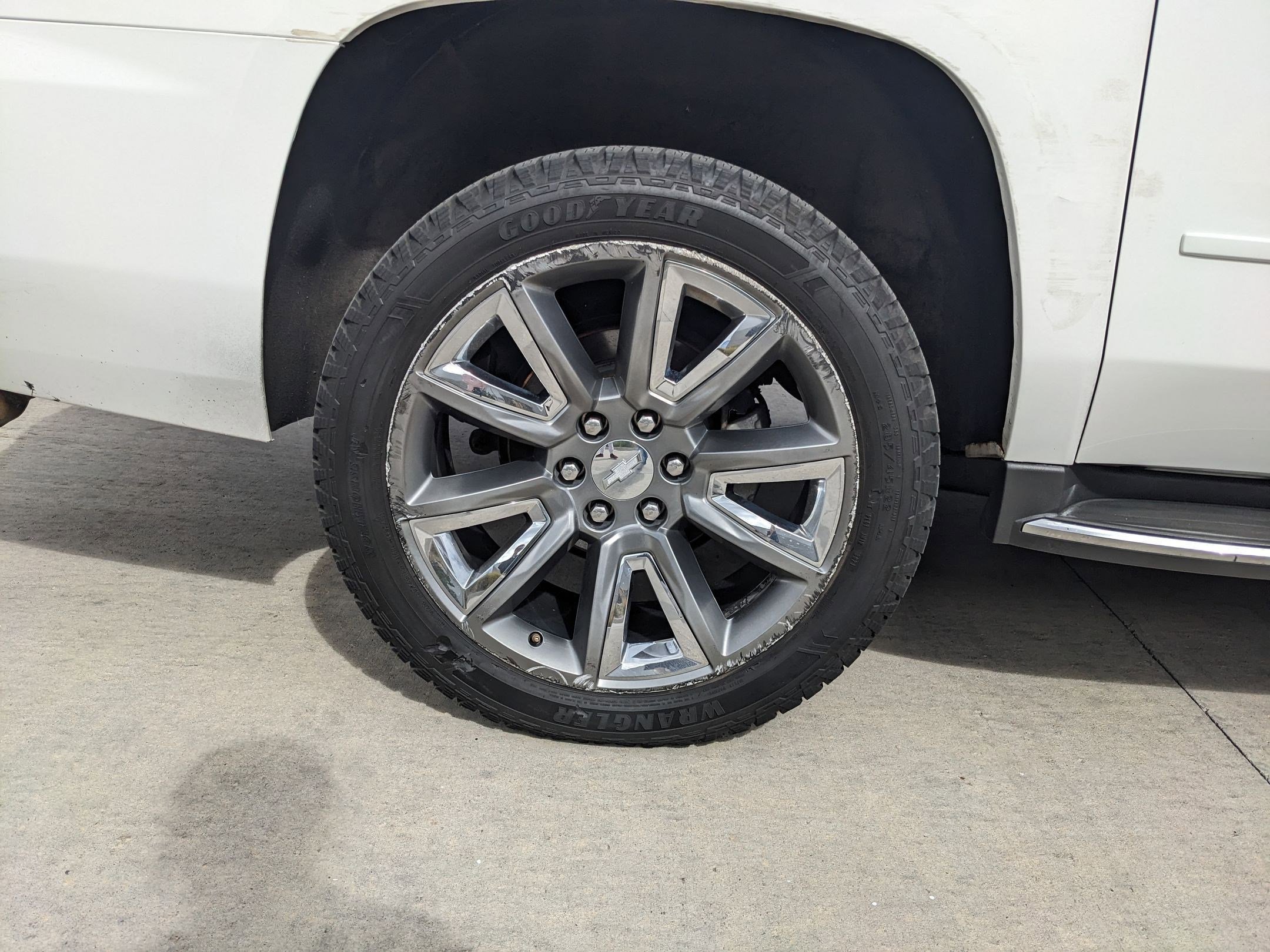 2015 Chevrolet Suburban LTZ photo 12