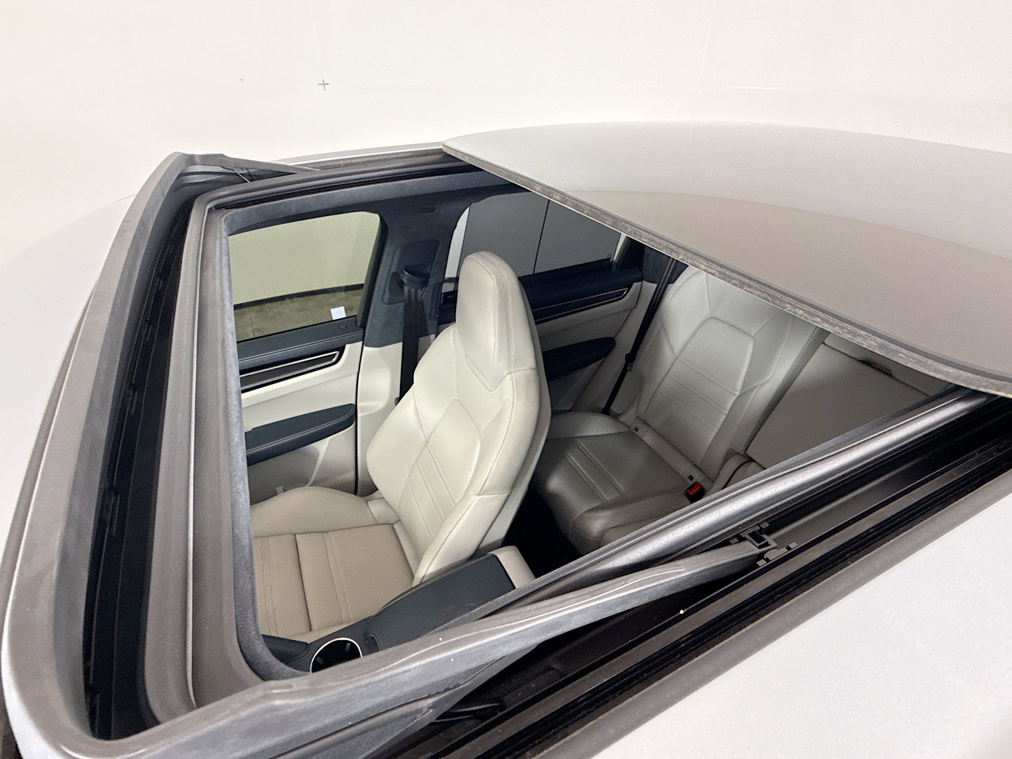 2021 Porsche Cayenne GTS photo 13