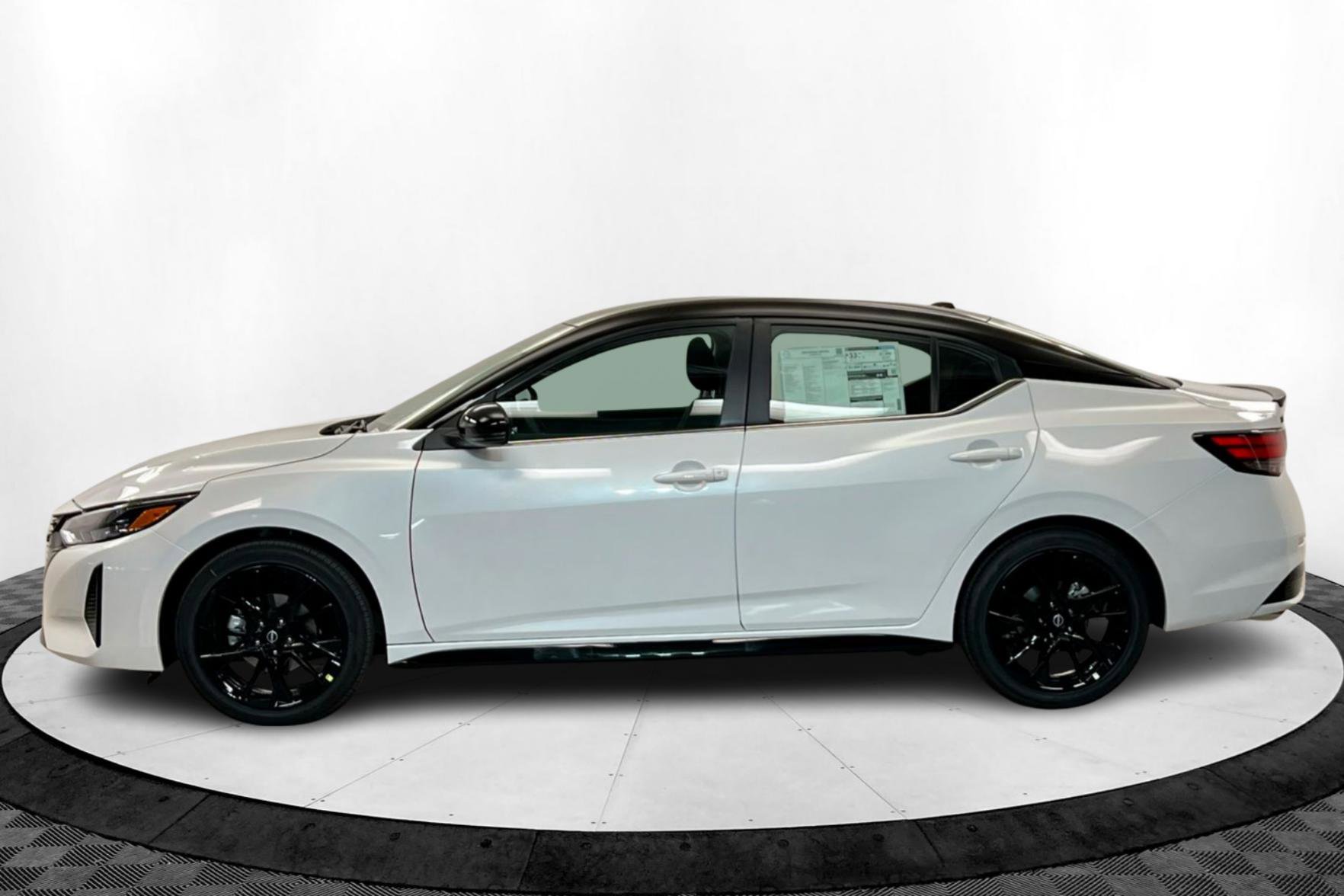 2025 Nissan Sentra SR Midnight Edition photo 2