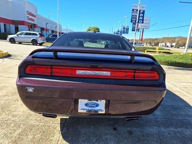 2012 Dodge Challenger SXT photo 4